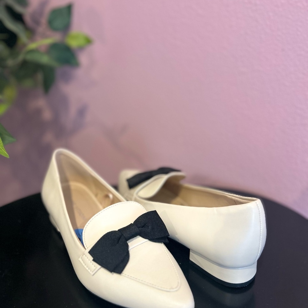 Adrienne Vittadini Flats with Black Bow